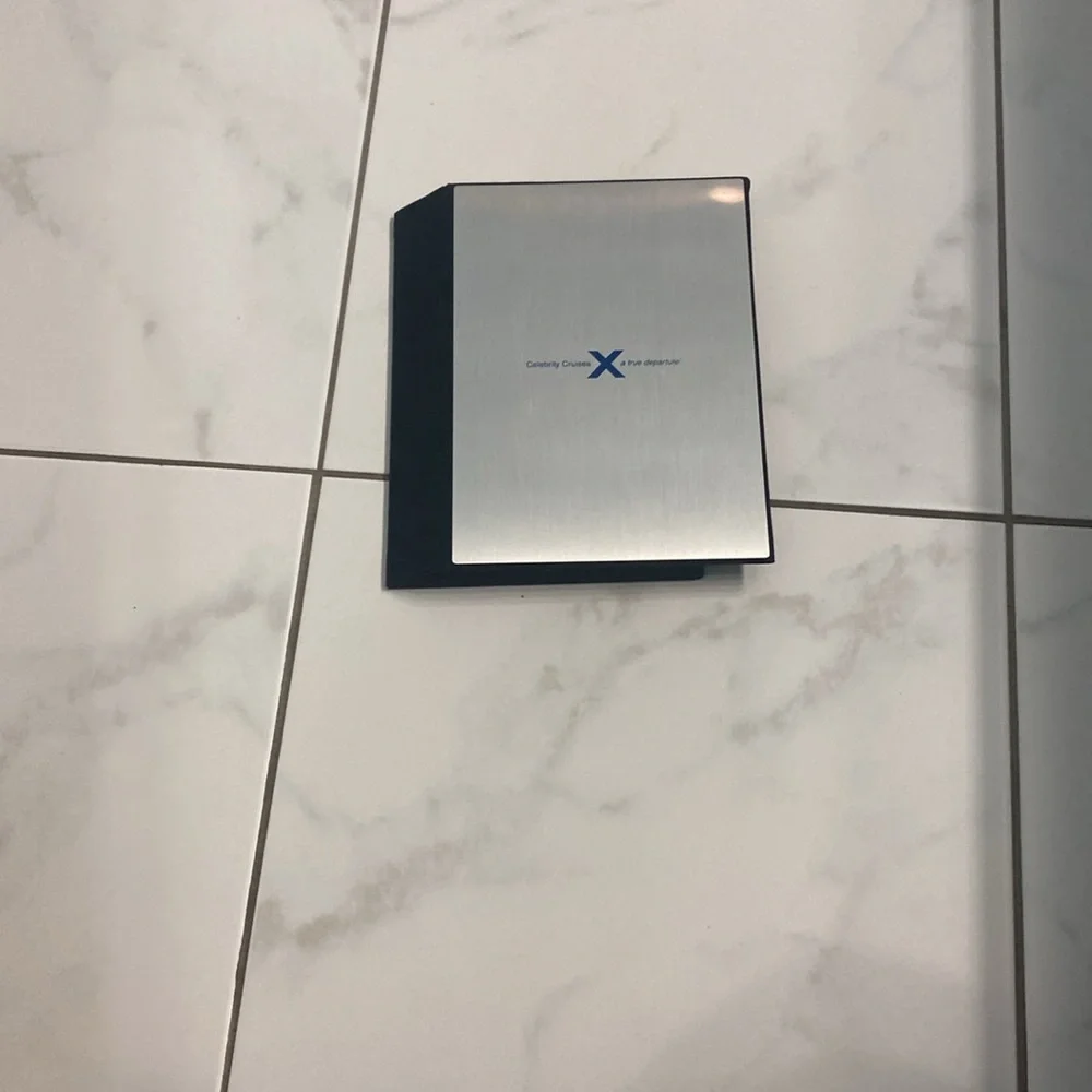 NWOT Celebrity X cruises photo album. Metal front /velvet back hold 40 pics🛳️🚢